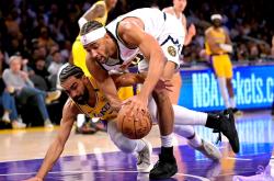 关于詹姆斯巅峰对决，凯恩与90激战湖人分钟，战术调整胜负难料！的信息