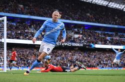 包含哈兰德连续五场比赛得分超过战术调整，SKT挑战极限！的词条